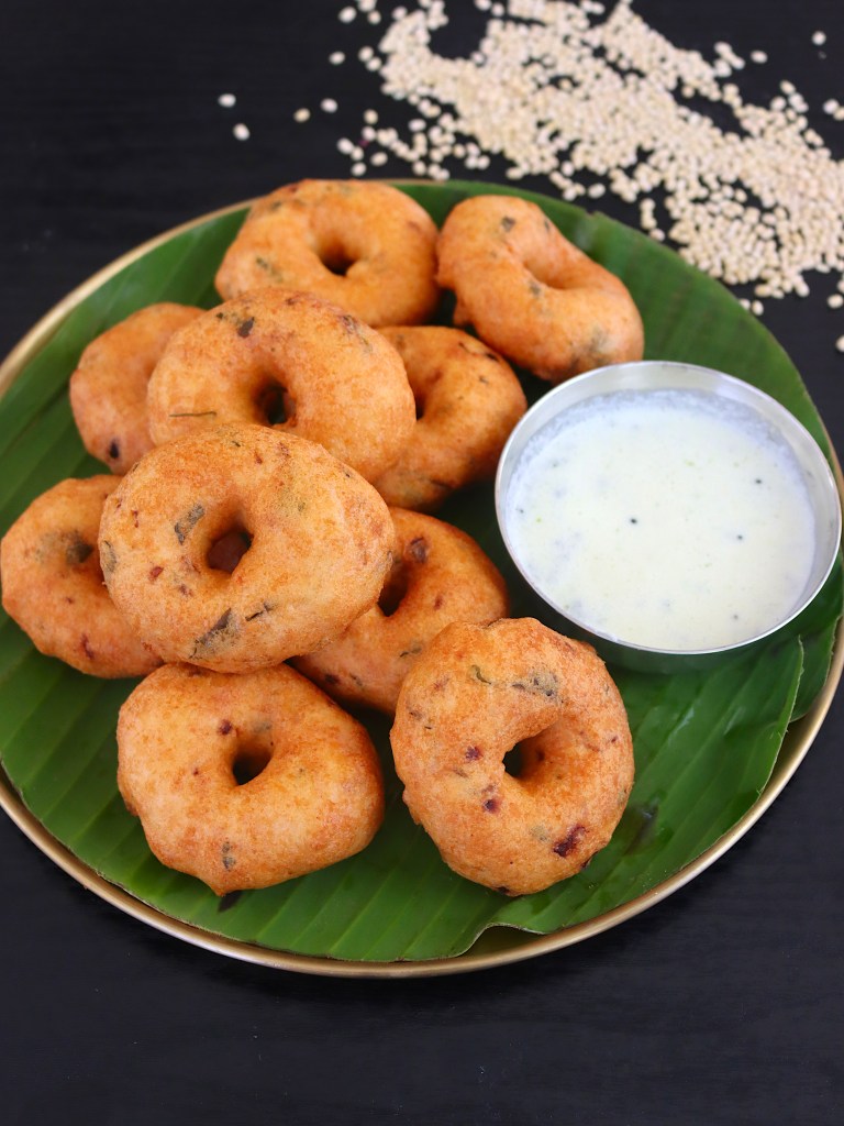Medu Vada recipe in mixie | Medhu vadai recipe | Ulundu vadai recipe |  Snacks recipe | Gomathi Recipes