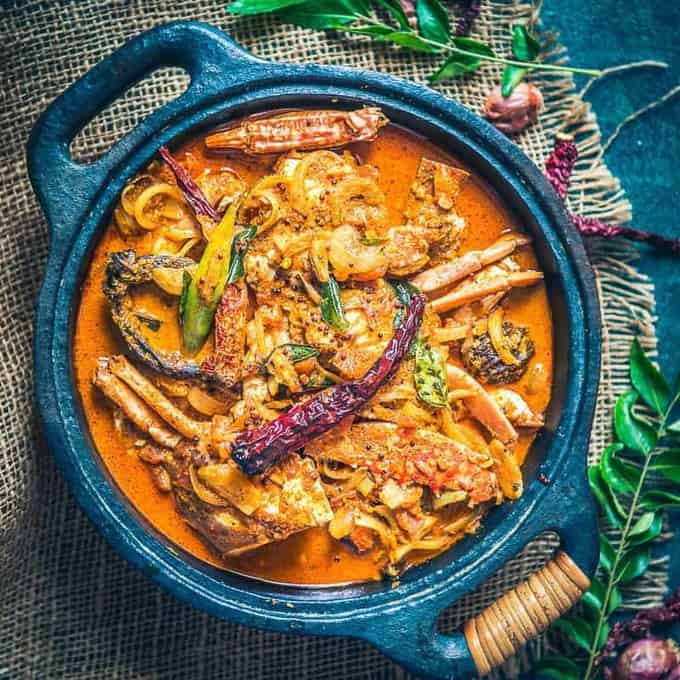 Kerala Crab Curry Recipe (Njandu Curry) + Video - Whiskaffair