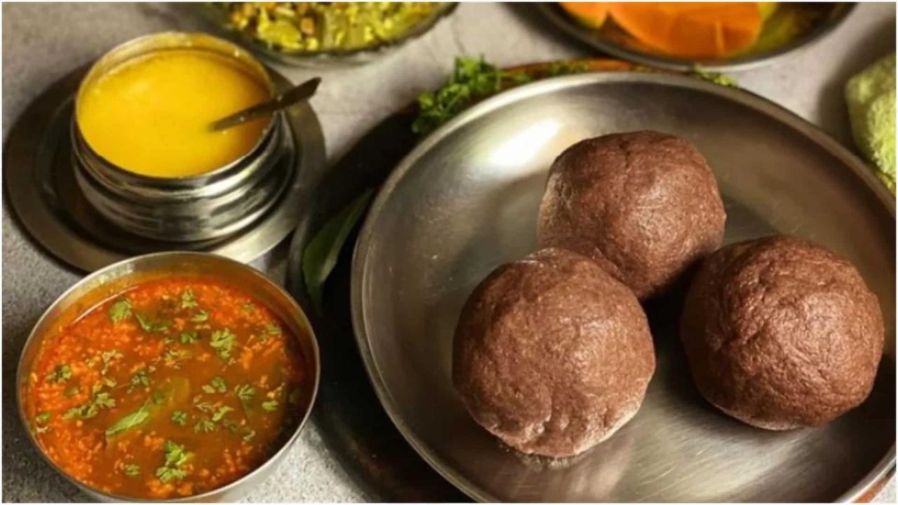 Ragi Mudde With Upsaaru: Millet Balls Paired With Lentil Soup
