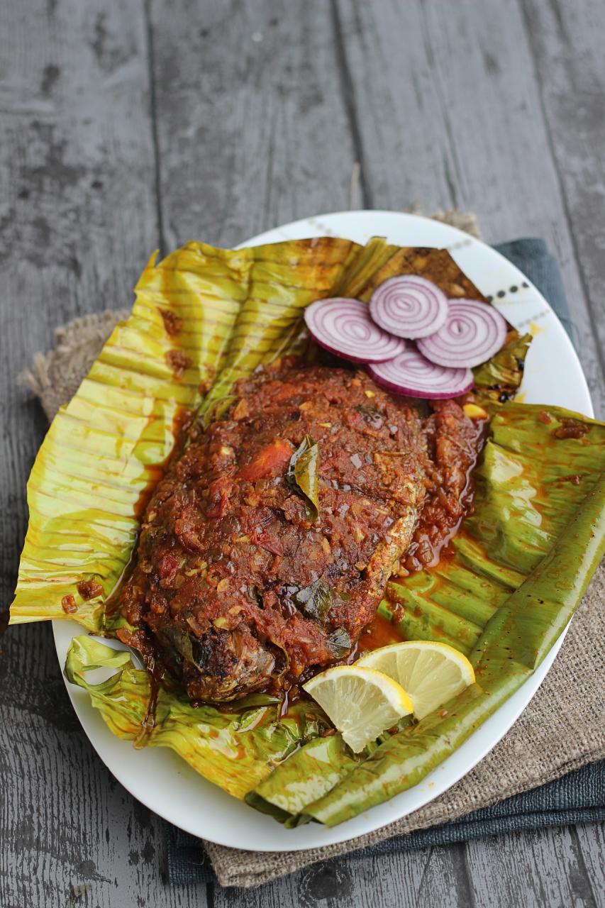 RUCHI: Meen Pollichathu (Fried Fish wrapped in banana leaf with masalas )
